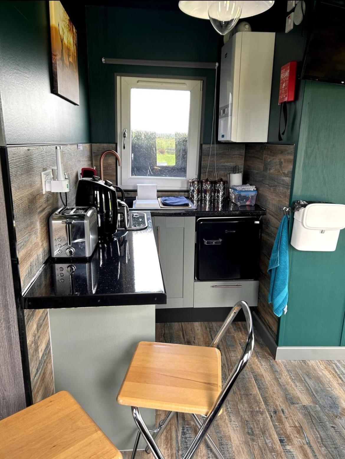 The Potter'S Rest, A Cosy Wee Cabin In The Highlands Watten 외부 사진