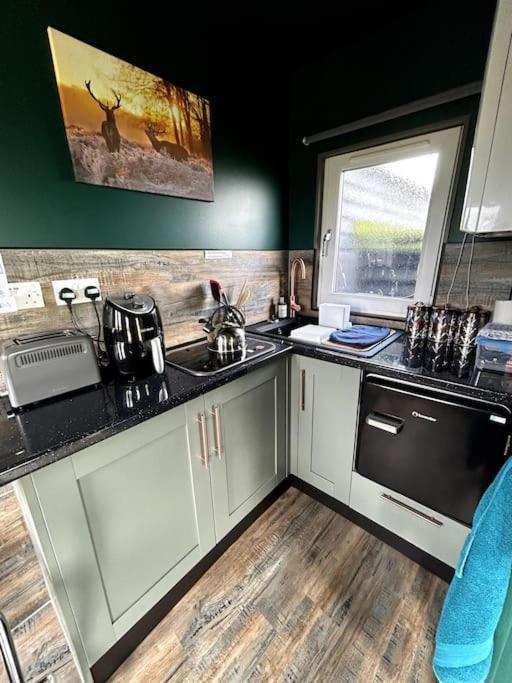 The Potter'S Rest, A Cosy Wee Cabin In The Highlands Watten 외부 사진