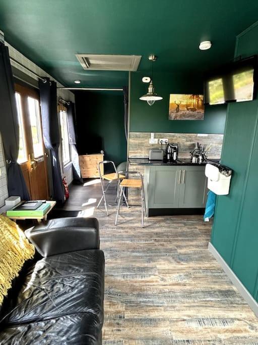 The Potter'S Rest, A Cosy Wee Cabin In The Highlands Watten 외부 사진